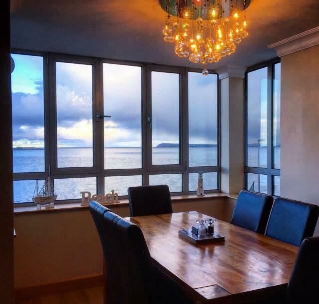 Blue Pool View Apartment พอร์ตรัช ภายนอก รูปภาพ
